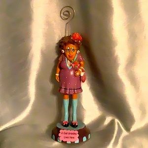 “A Cool Grandma Lives Here” figurine w/note holder